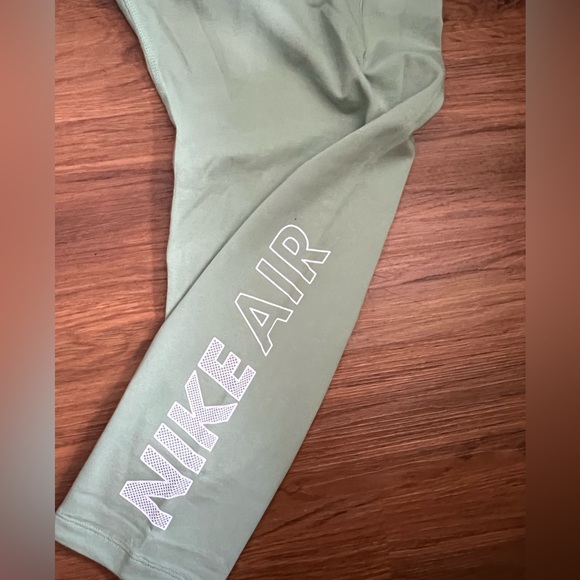*NWT* Nike Air Sportswear Women’s Steam Green/White HR Leggings Size 2XL - Picture 6 of 8